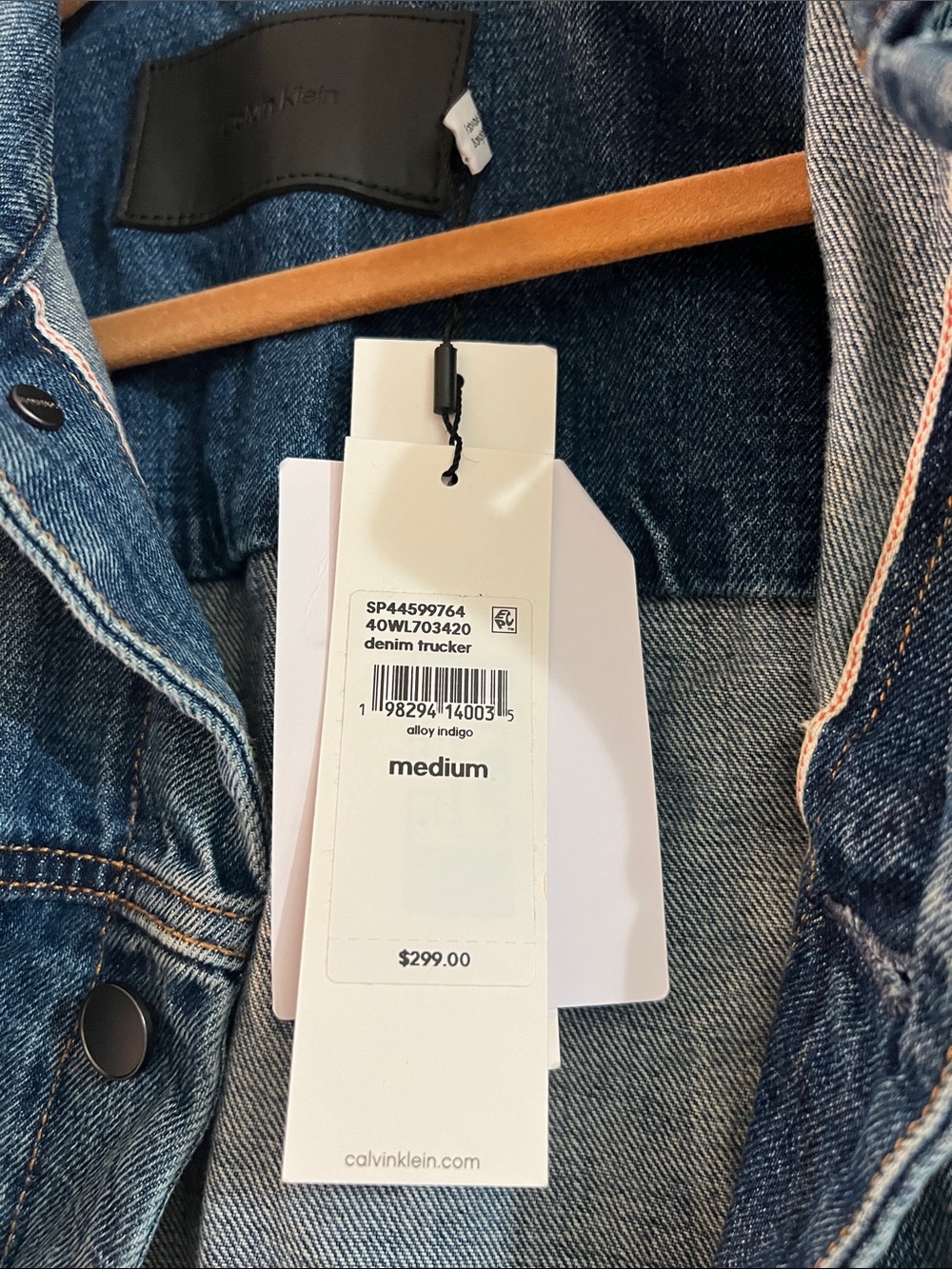 Calvin Klein - Picture 5 of 8